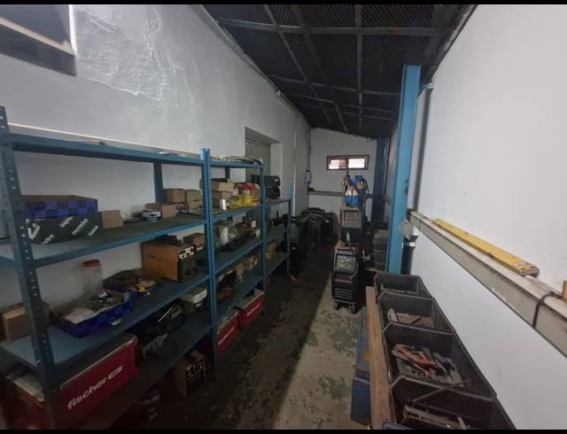 600M² WAREHOUSE FOR SALE IN GLENESK